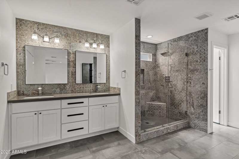 1323 E Whalers Way-34