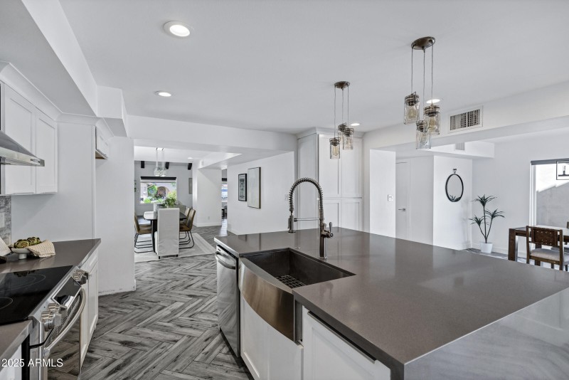 1323 E Whalers Way-14