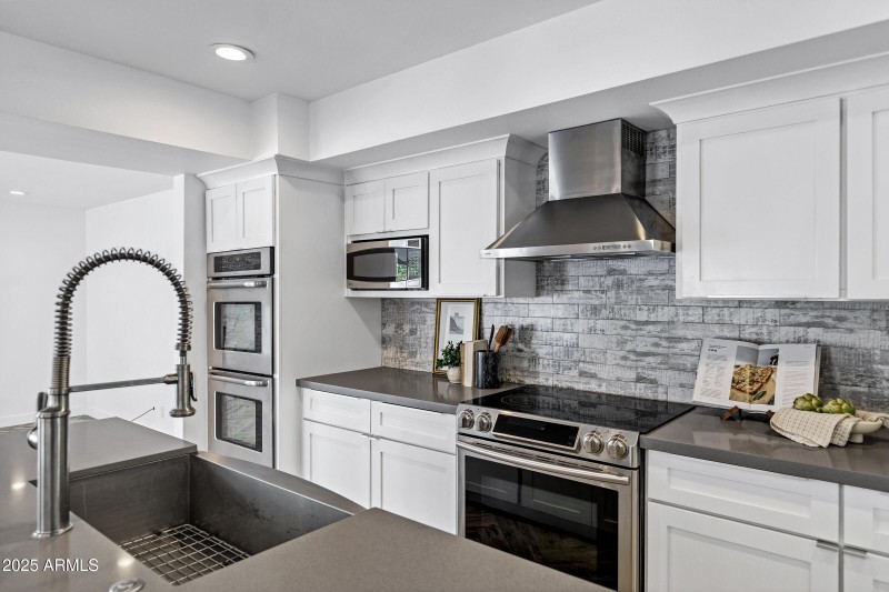 1323 E Whalers Way-12