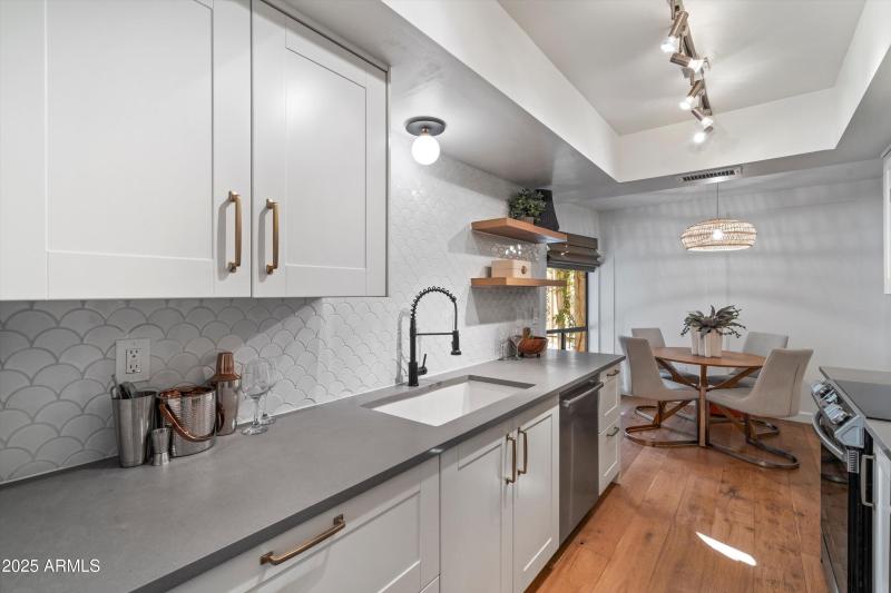 15-Kitchen to Breakfast Nook