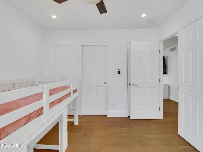 11-11225 N 109th Way-11