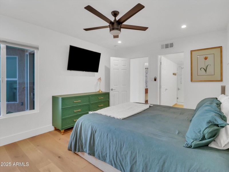 18-11225 N 109th Way-18