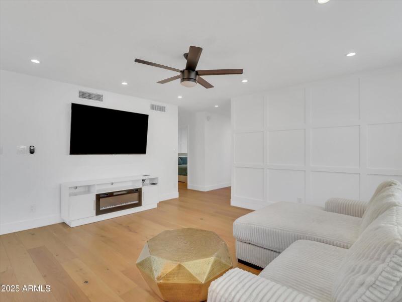 19-11225 N 109th Way-19