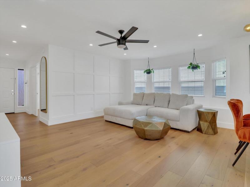 22-11225 N 109th Way-22