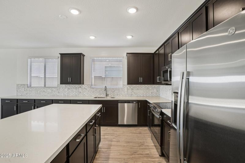 8-web-or-mls-W Brown St-S2910-008