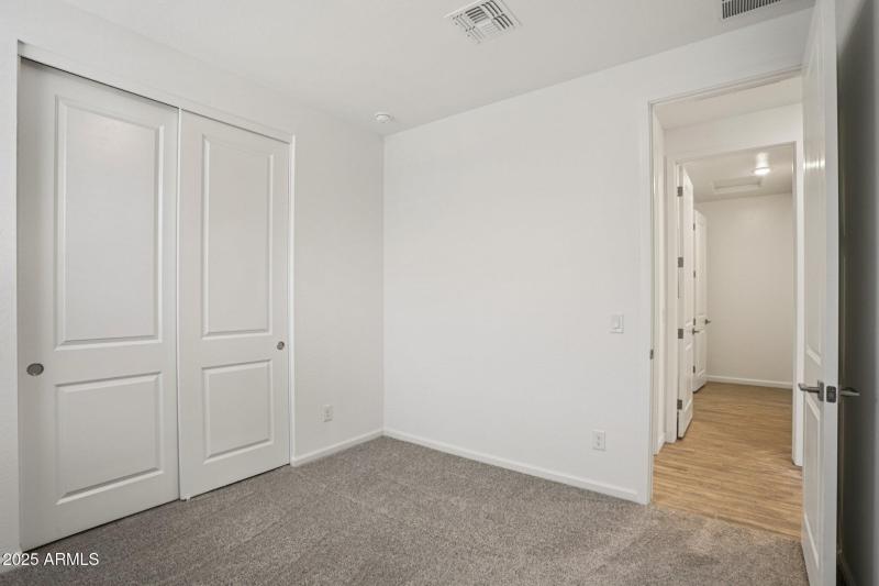 16-web-or-mls-W Brown St-S2910-016