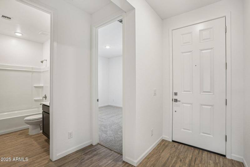 17-web-or-mls-W Brown St-S2910-017