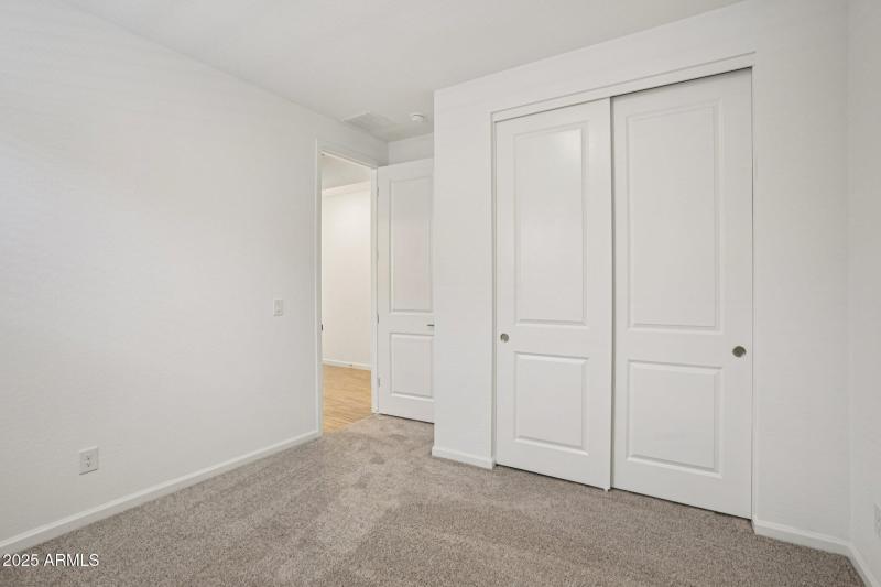 21-web-or-mls-W Brown St-S2910-021