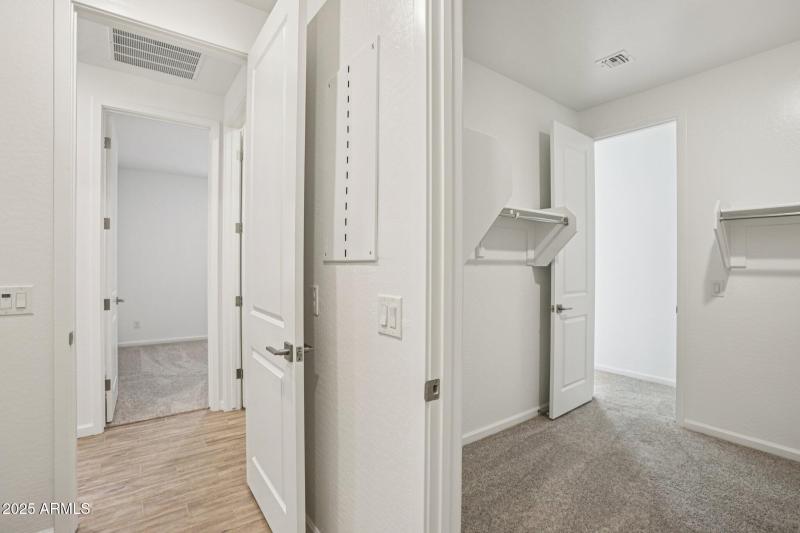 23-web-or-mls-W Brown St-S2910-023