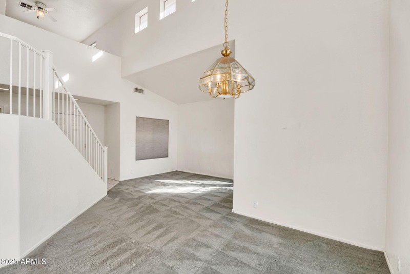 13-web-or-mls-2905 E Glenhaven Dr-7