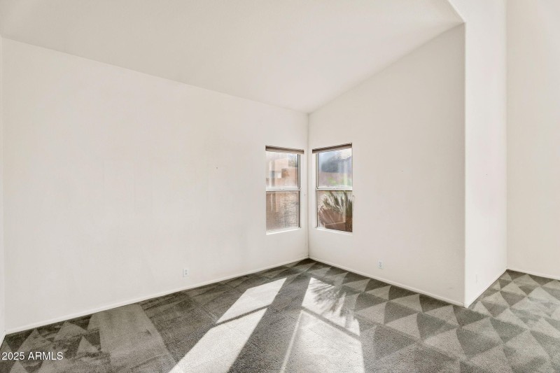 16-web-or-mls-2905 E Glenhaven Dr-9