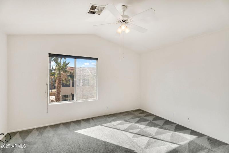 21-web-or-mls-2905 E Glenhaven Dr-19