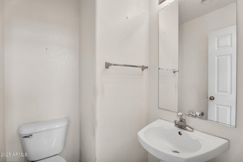 30-web-or-mls-2905 E Glenhaven Dr-26