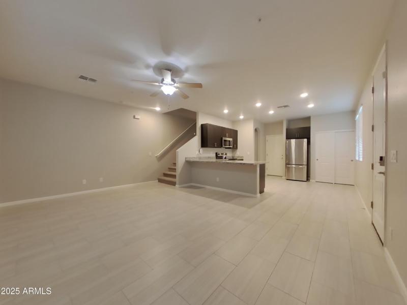 1_pc_l4lzHDuPNT_tiniEoFjfn_layout_0