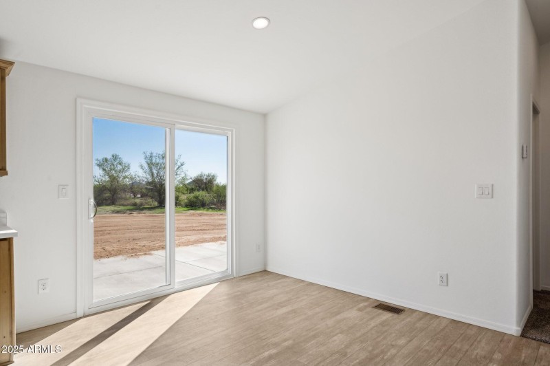 16-web-or-mls-755-n-ralston-rd