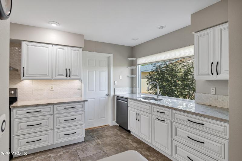 11639 S Jokake St-19