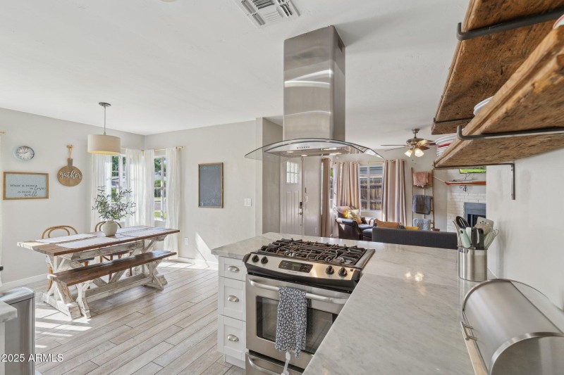 15-web-or-mls-1110-w-heatherbrae-dr