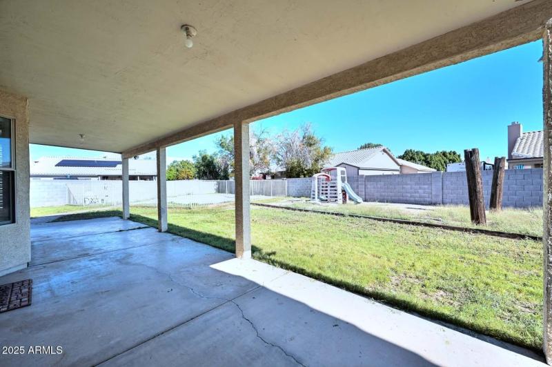 07_Covered Patio-Backyard