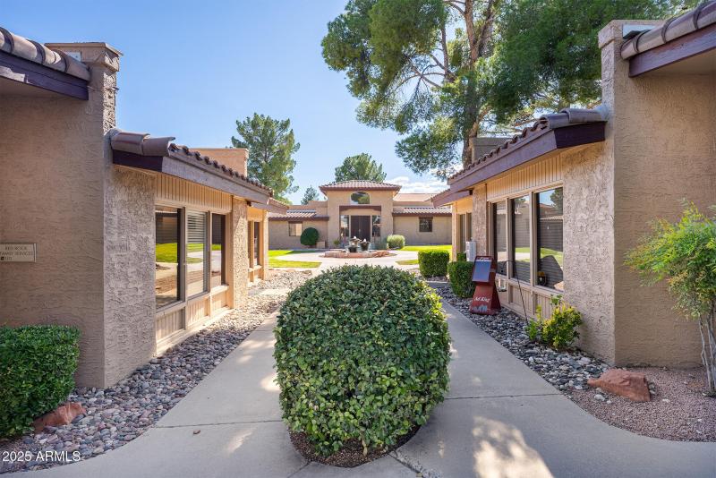 EIland Plaza_Exterior 6