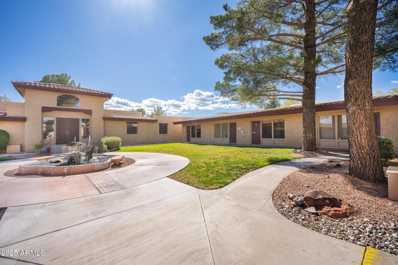 EIland Plaza_Exterior 11