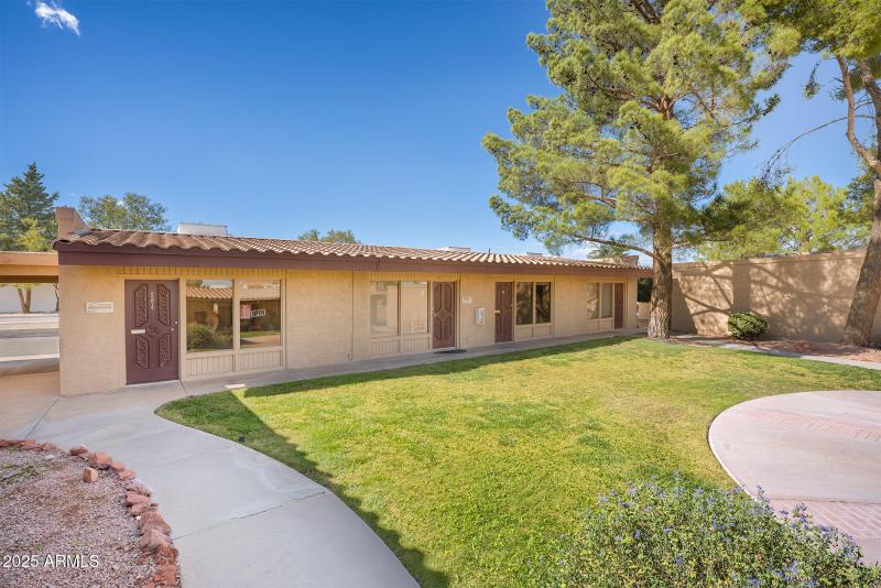 EIland Plaza_Exterior 14