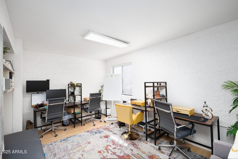 EIland Plaza_Office 1_1