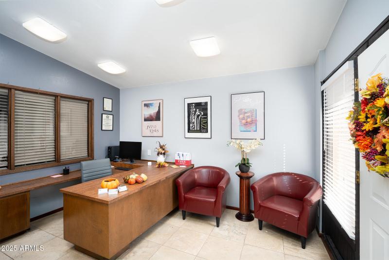 EIland Plaza_Office 2_1