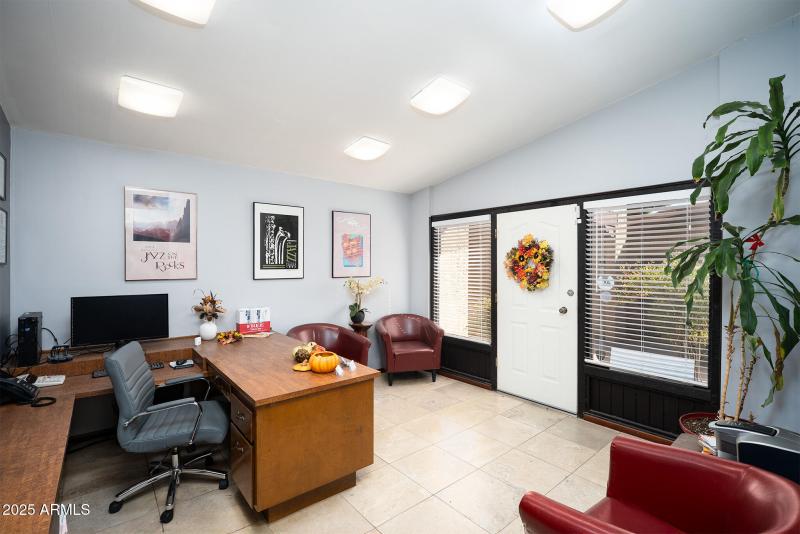 EIland Plaza_Office 2_5