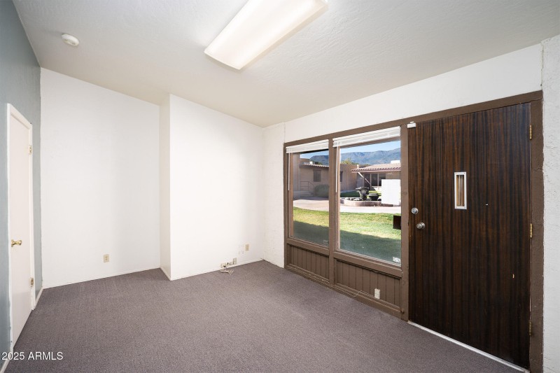 EIland Plaza_Office 3_5