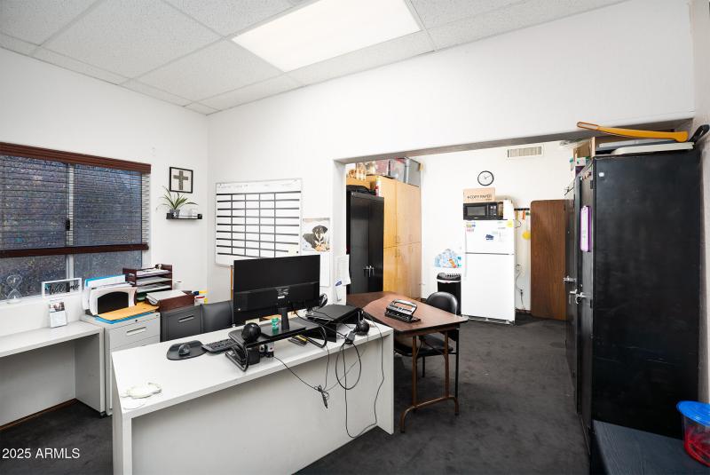 EIland Plaza_Office 4_6