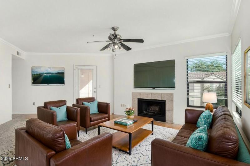 07 - Indian Bend close up-living-C