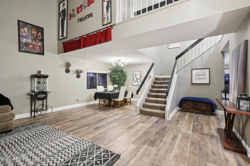 12-web-or-mls-W Portobello Ave-L0111-012