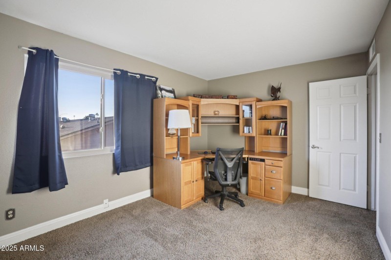 31-web-or-mls-W Portobello Ave-L0111-031