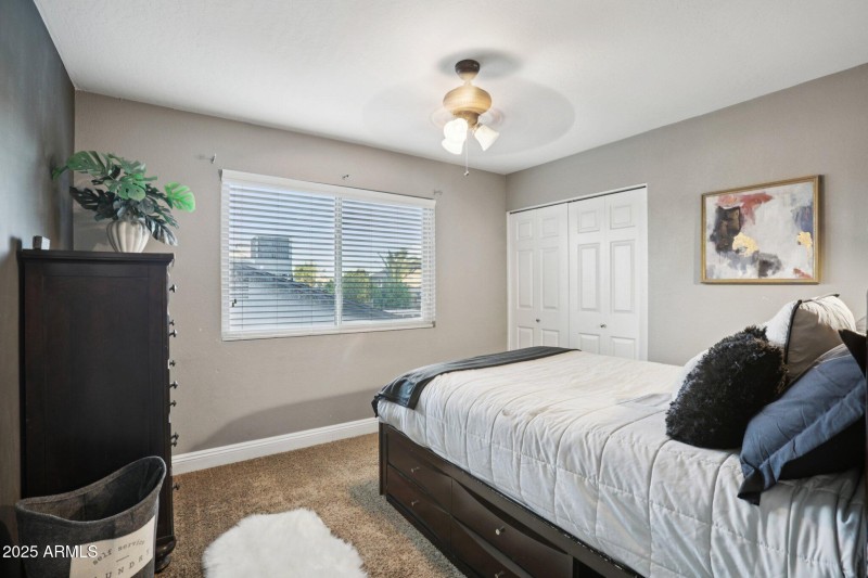 27-web-or-mls-W Portobello Ave-L0111-027