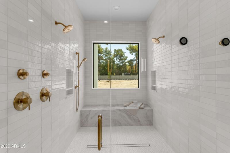 67_0181_a4m_cloud creek