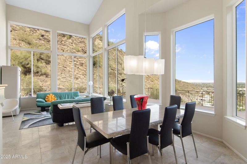 Great Room Vaulted Ceilings