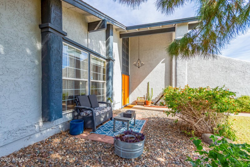 Front Yard Sitting Area