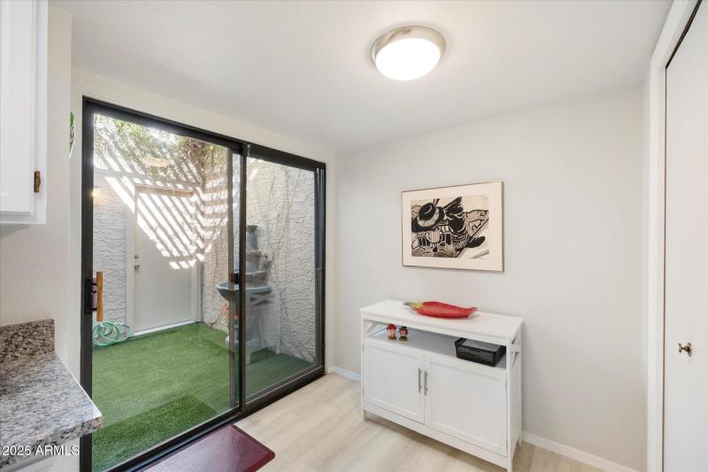 Kitchen/Atrium w/Fountain