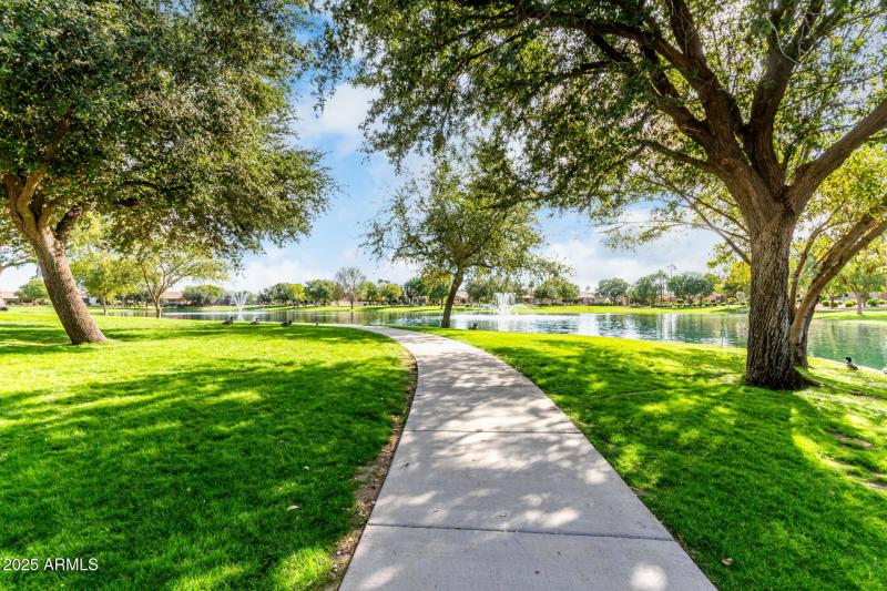 Waling Path around Diamond Lake