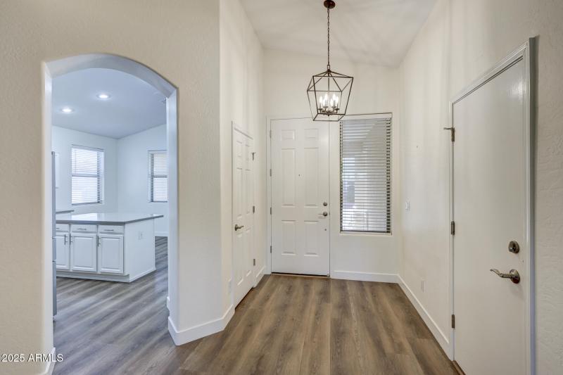 6646 E Rochelle Cir-5