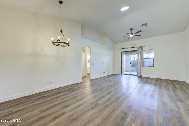 6646 E Rochelle Cir-6