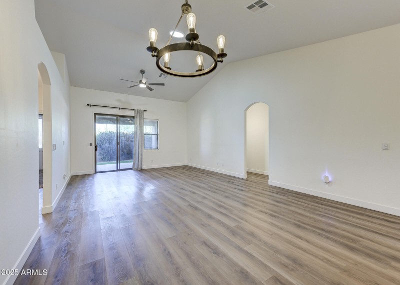 6646 E Rochelle Cir-7