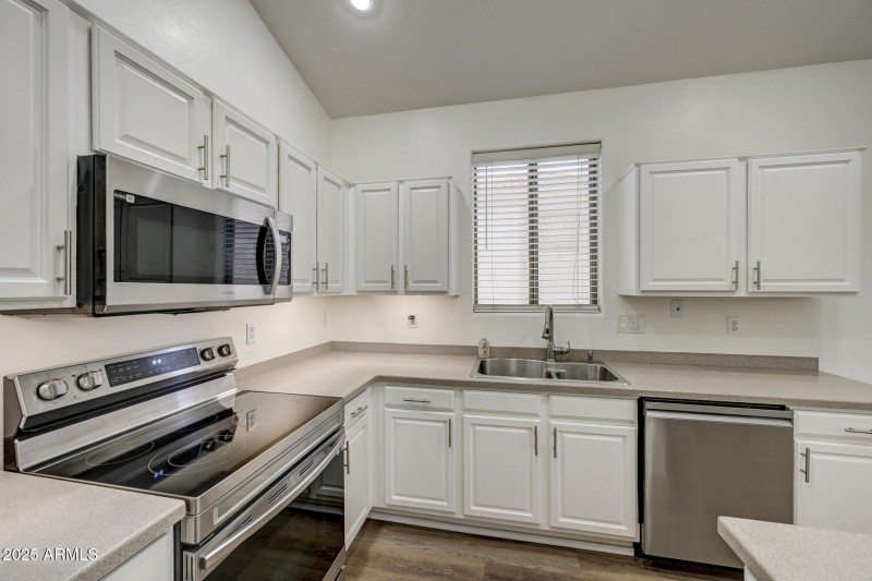 6646 E Rochelle Cir-13