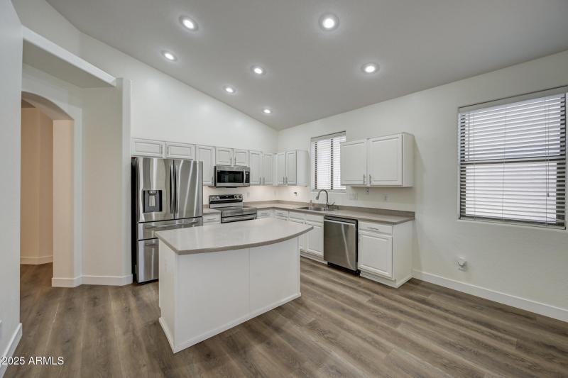 6646 E Rochelle Cir-14