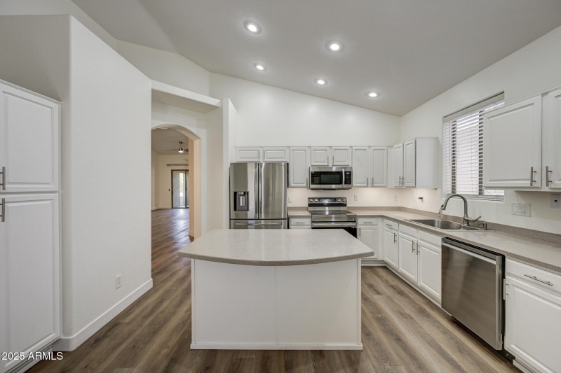 6646 E Rochelle Cir-15