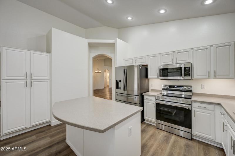 6646 E Rochelle Cir-17