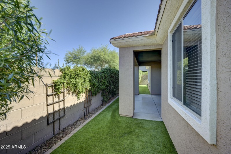 6646 E Rochelle Cir-38