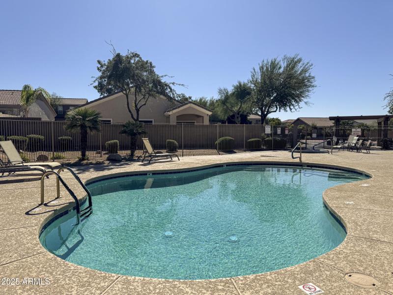 6646 E Rochelle Cir-40