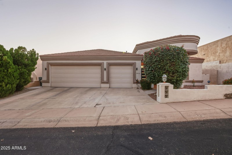 7-web-or-mls-18422 N 14th St Phoenix, AZ