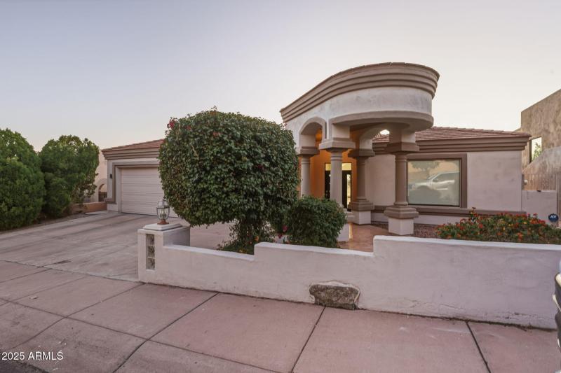 8-web-or-mls-18422 N 14th St Phoenix, AZ